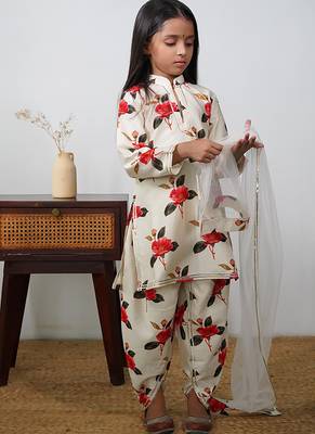 White floral printed chanderi kurta set 3