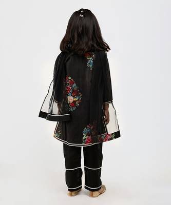 Black floral printed chanderi kurta set 3