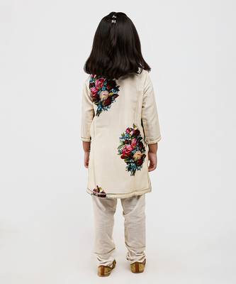 White floral printed chanderi kurta set 2