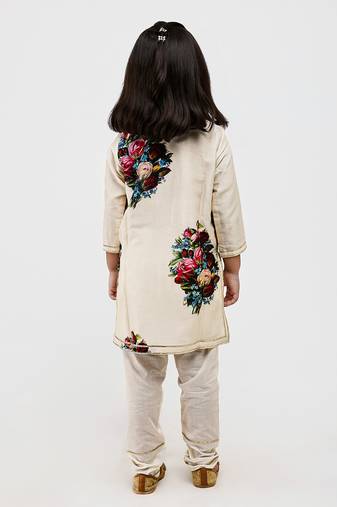 White floral printed chanderi kurta set