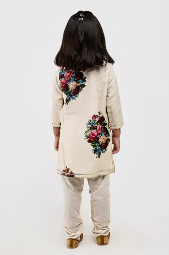 White floral printed chanderi kurta set