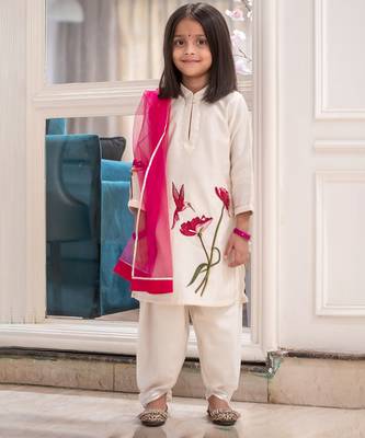 White floral printed chanderi kurta set 2