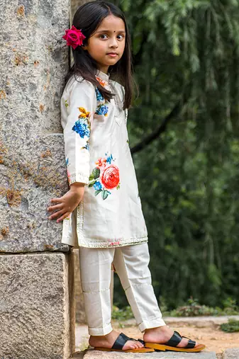 White floral printed chanderi kurta set