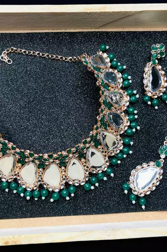 Green designer function wear ad necklace set
