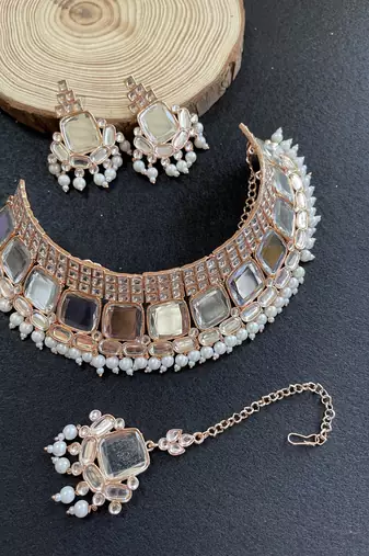 Multicolor designer function wear ad necklace set