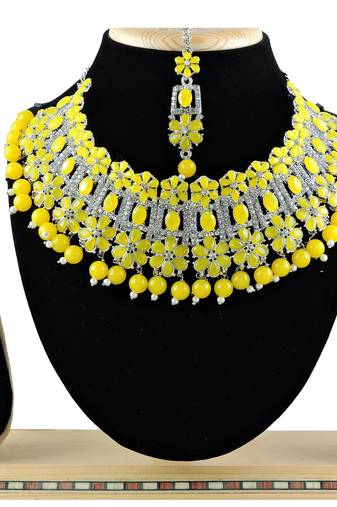 Yellow designer function wear ad necklace set