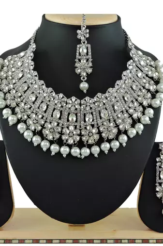 Multicolor designer function wear ad necklace set