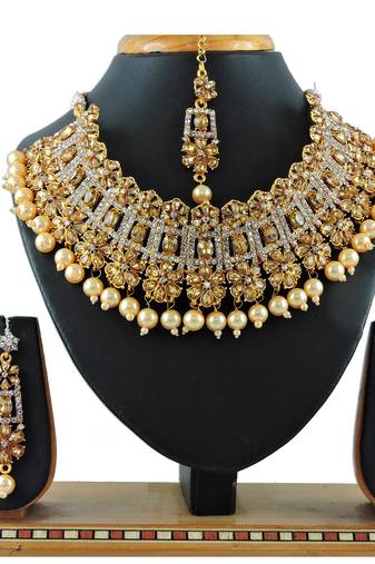 Multicolor designer function wear ad necklace set