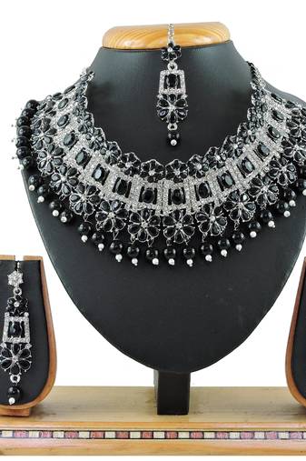 Black designer function wear ad necklace set