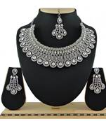 Multicolor designer function wear ad necklace set