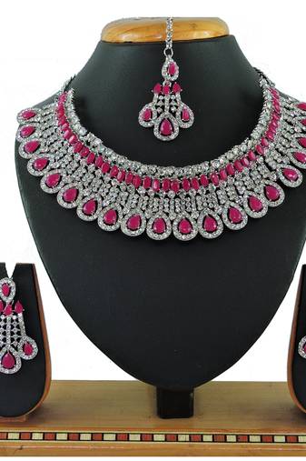 Red designer function wear ad necklace set