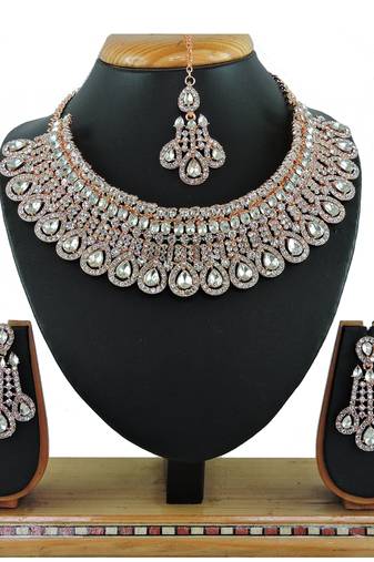 Multicolor designer function wear ad necklace set