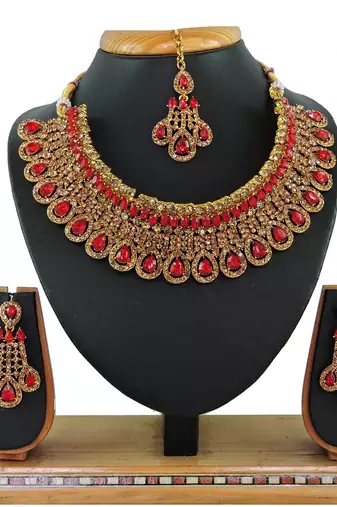 Red designer function wear ad necklace set
