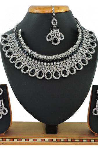 Black designer function wear ad necklace set