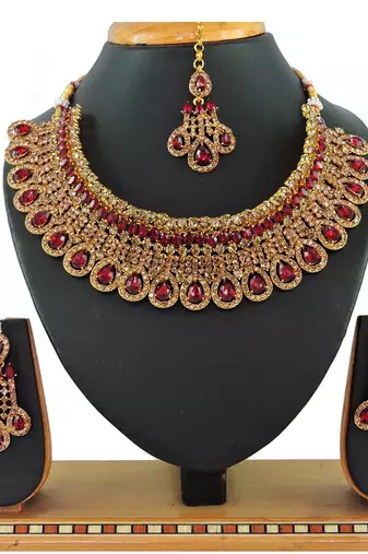 Maroon designer function wear ad necklace set
