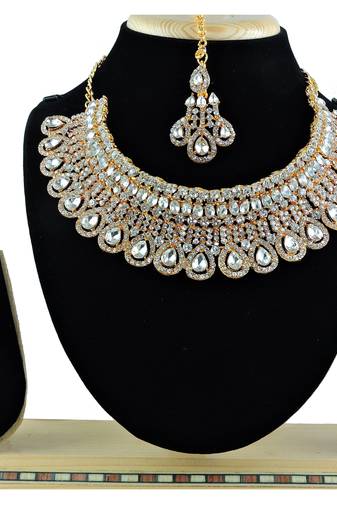 Multicolor designer function wear ad necklace set
