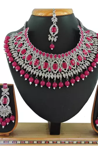 Red designer function wear ad necklace set
