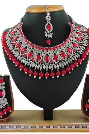 Red designer function wear ad necklace set