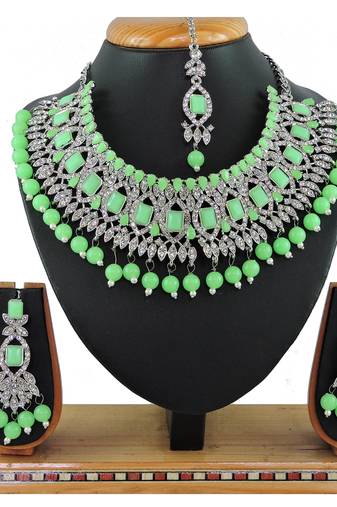 Multicolor designer function wear ad necklace set