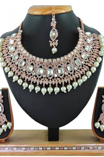 Multicolor designer function wear ad necklace set
