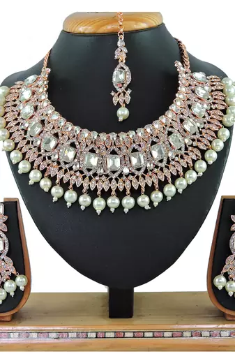Multicolor designer function wear ad necklace set