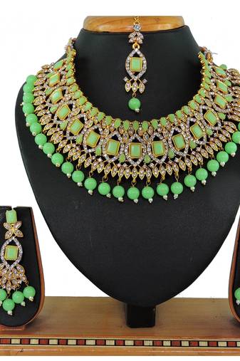 Multicolor designer function wear ad necklace set