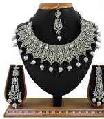 Multicolor designer function wear ad necklace set