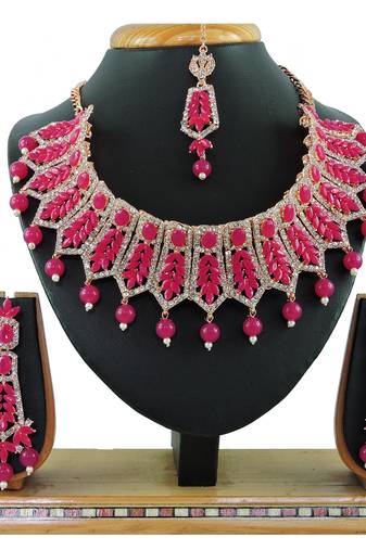 Red designer function wear ad necklace set