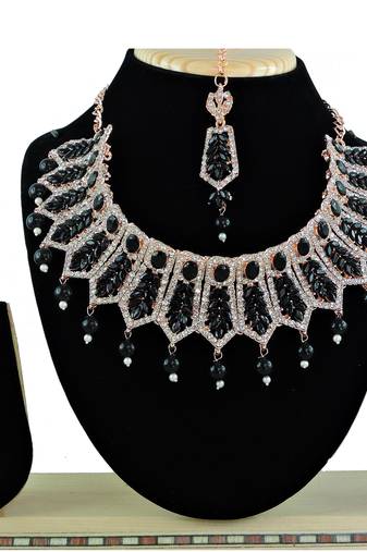 Black designer function wear ad necklace set