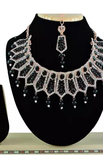 Black designer function wear ad necklace set