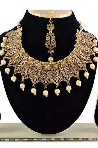 Gold designer function wear ad necklace set
