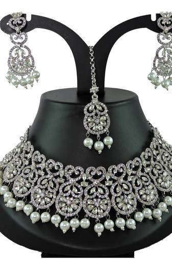 Multicolor designer function wear ad necklace set