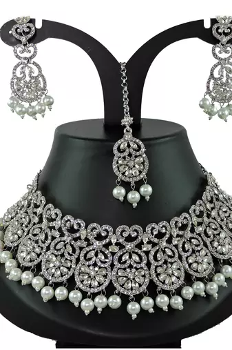 Multicolor designer function wear ad necklace set