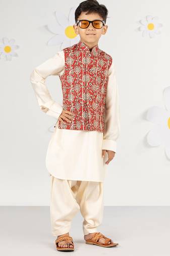 Boy's cotton kurta set with floral nehru jacket - red (size 22-30)