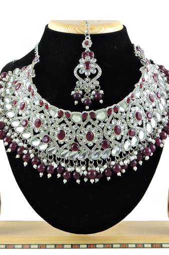 Multicolor designer function wear ad necklace set
