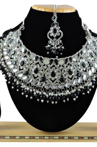 Black designer function wear ad necklace set