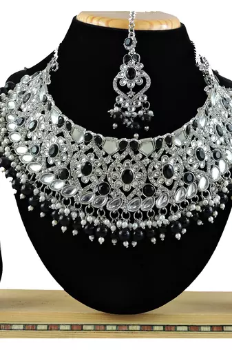 Black designer function wear ad necklace set