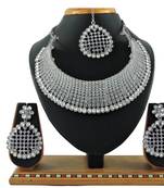 Multicolor designer function wear ad necklace set