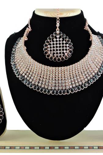 Black designer function wear ad necklace set