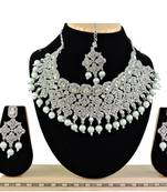 Multicolor designer function wear ad necklace set