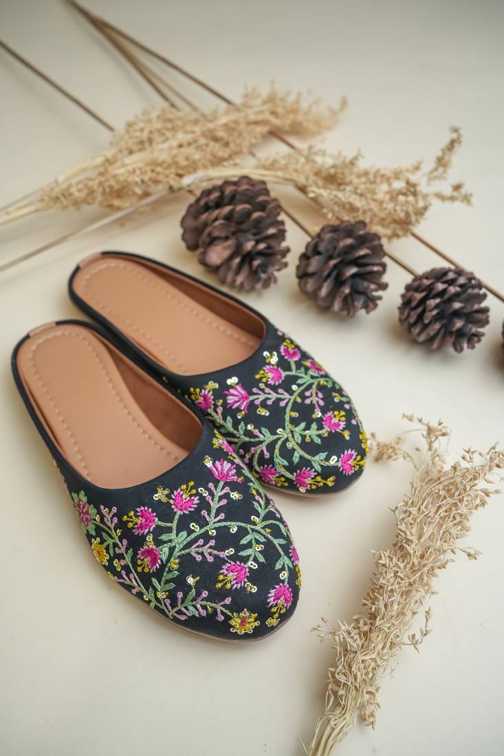 Embroidery work jutti , inside leather finish with heavy soft sole