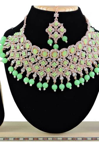 Multicolor designer function wear ad necklace set
