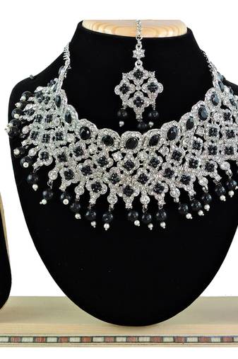 Black designer function wear ad necklace set
