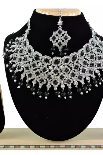 Black designer function wear ad necklace set