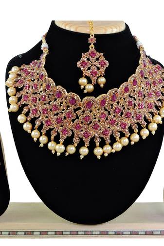 Multicolor designer function wear ad necklace set