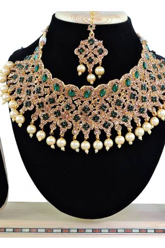 Green designer function wear ad necklace set