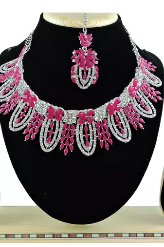 Red designer function wear ad necklace set