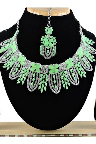 Multicolor designer function wear ad necklace set