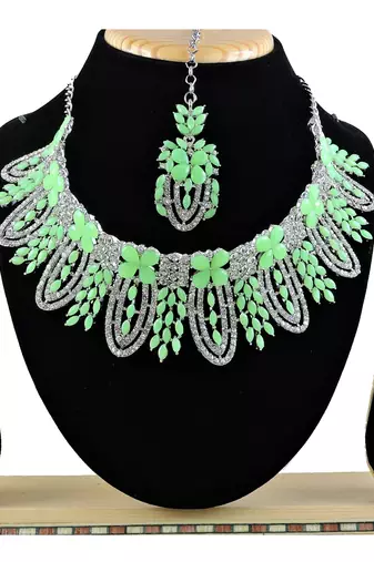 Multicolor designer function wear ad necklace set