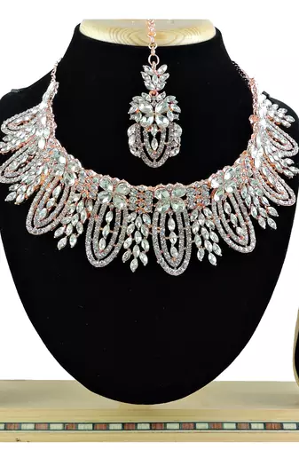 Multicolor designer function wear ad necklace set